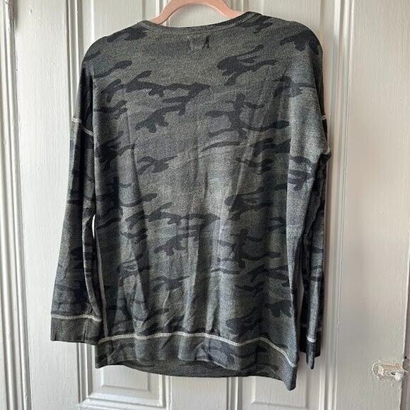Sundry Shirt Womens XL Camo Star Pullover Soft Viscose Pima Cotton Made in USA - Picture 5 of 6